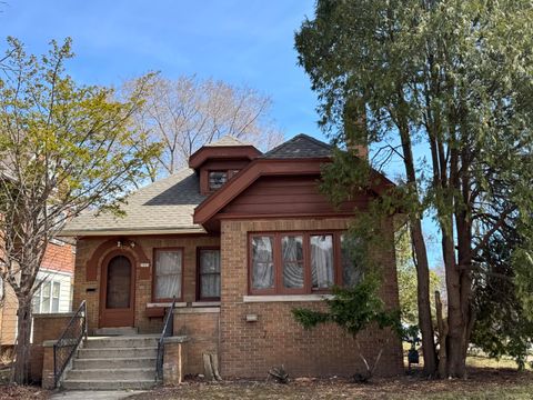 Photo of 2804 N 44th St, Milwaukee, WI 53210 (MLS # 1955639)