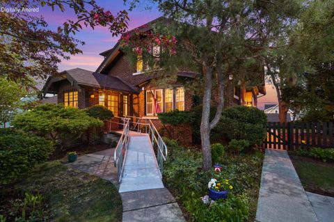 Photo of 3132 S New York Ave, Milwaukee, WI 53207 (MLS # 1959594)