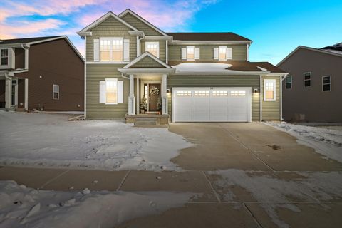 Photo of 312 Big Bend Way, Hartford, WI 53027 (MLS # 1948883)