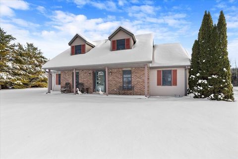Photo of N6957 Jennifer Dr, Plymouth, WI 53073 (MLS # 1945180)