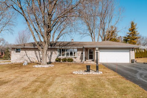 Photo of 14530 Lindsay Dr, Brookfield, WI 53005 (MLS # 1952210)