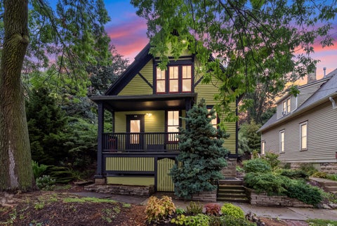 Photo of 134 E Vine St, Milwaukee, WI 53212 (MLS # 1983078)