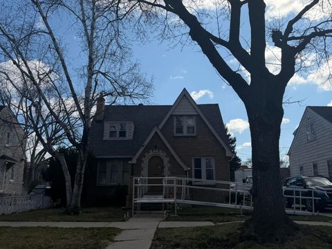 Photo of 5858 N 40th St, Milwaukee, WI 53209 (MLS # 1957357)