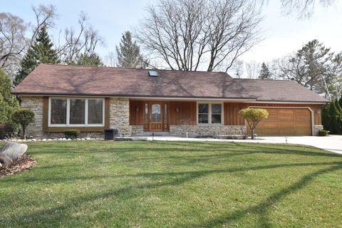 Photo of 10570 Pallottine Dr, Greenfield, WI 53228 (MLS # 1955211)