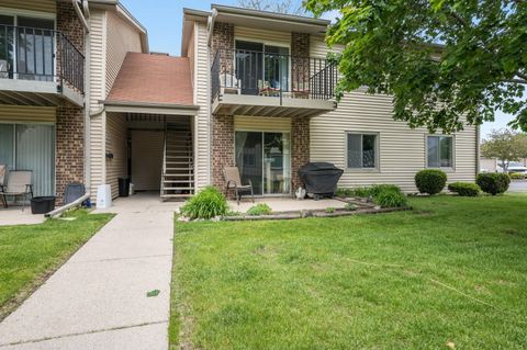 Photo of W170N11523 Armada Dr, Germantown, WI 53022 (MLS # 1963841)