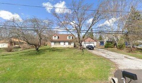 Photo of 7920 W Puetz Rd, Franklin, WI 53132 (MLS # 1942528)