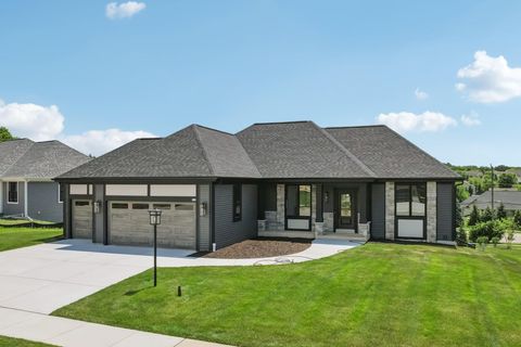 Photo of 713 Panorama Dr, Waukesha, WI 53188 (MLS # 1940881)