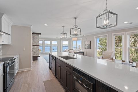 Photo of 432 Harvard Ave, Fontana, WI 53125 (MLS # 1945581)