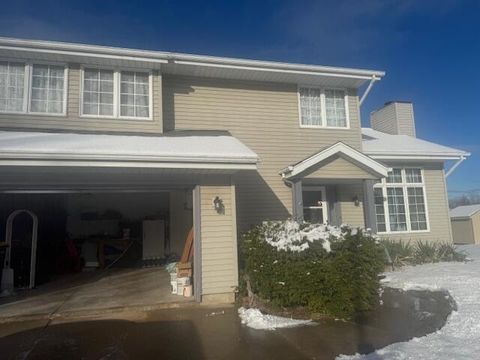 Photo of 600 E Andrew Ct, Oak Creek, WI 53154 (MLS # 1902600)