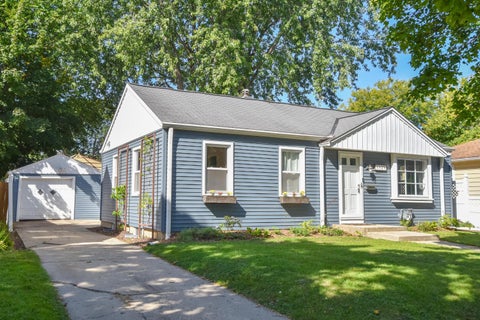 Photo of 3429 N 95th St, Milwaukee, WI 53222 (MLS # 1983064)