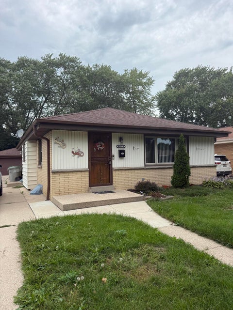 Photo of 4029 N 72nd St, Milwaukee, WI 53216 (MLS # 1980799)