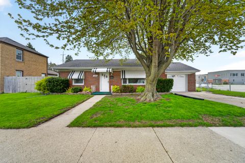 Photo of 2919 Drexel Ave, Racine, WI 53403 (MLS # 1960746)