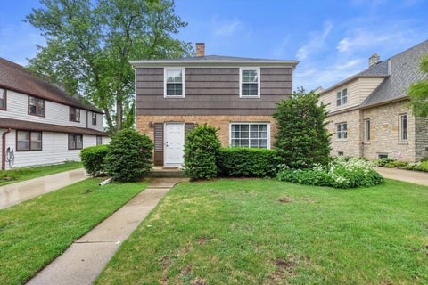 Photo of 8811 W Hawthorne Ave, Wauwatosa, WI 53226 (MLS # 1975431)