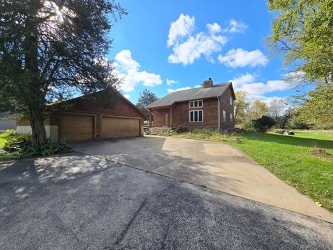 Photo of W378S5045 W Pretty Lake Rd, Ottawa, WI 53118 (MLS # 1940548) Photo of W378S5045 W Pretty Lake Rd, Ottawa, WI 53118 (MLS # 1940548)