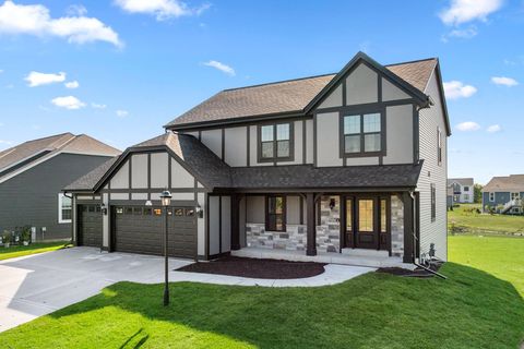 Photo of N174W20671 Laurel Springs Cir, Jackson, WI 53037 (MLS # 1958567)