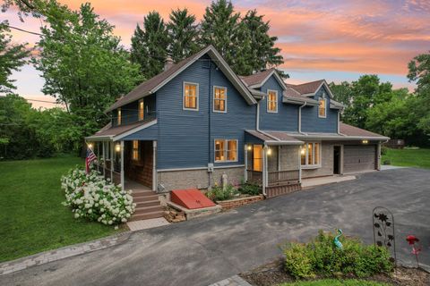 Photo of W220N5298 Town Line Rd, Menomonee Falls, WI 53051 (MLS # 1927437)