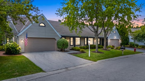 Photo of 945 W Shaker Cir, Mequon, WI 53092 (MLS # 1972846)