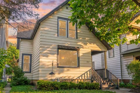 Photo of 2812 N Pierce St, Milwaukee, WI 53212 (MLS # 1976184)