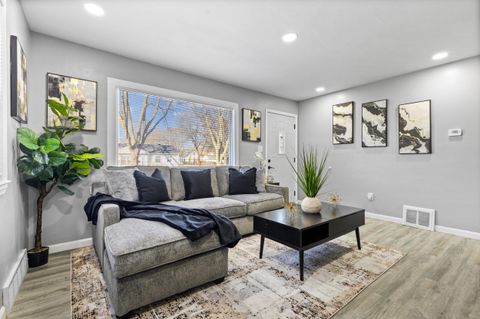 Photo of 4570 N 44th St, Milwaukee, WI 53218 (MLS # 1951164)