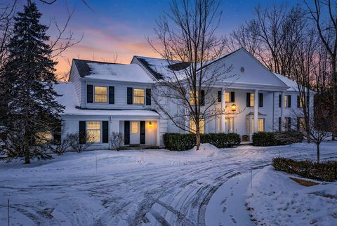 Photo of 2305 W County Line Rd, River Hills, WI 53217 (MLS # 1949481)