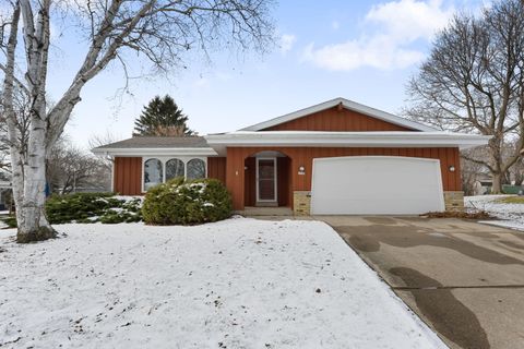 Photo of 7701 S Pine Ave, Oak Creek, WI 53154 (MLS # 1946481)