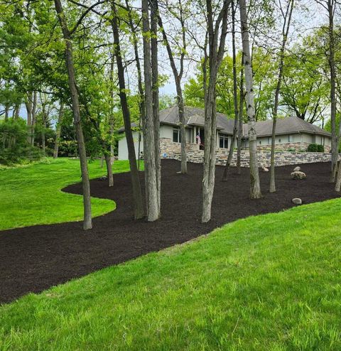 Photo of N77W23829 Sun Valley Run, Sussex, WI 53089 (MLS # 1954324)