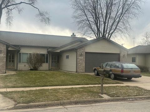 Photo of 606 W Madison St, Jefferson, WI 53549 (MLS # 1951912)