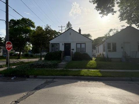 Photo of 5003 N 37th St, Milwaukee, WI 53209 (MLS # 1970089)