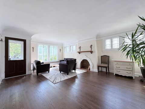 Photo of 6118 W Wisconsin Ave, Wauwatosa, WI 53213 (MLS # 1935609)