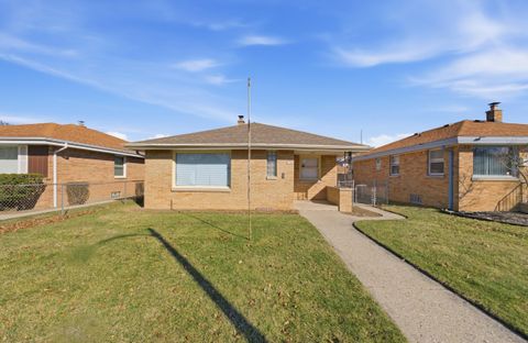 Photo of 5136 N 69th St, Milwaukee, WI 53218 (MLS # 1953930)