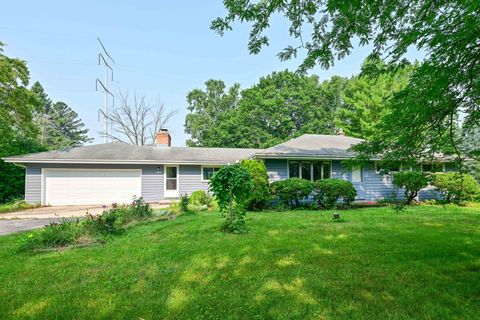 Photo of 11737 N Ridgeway Ave, Mequon, WI 53097 (MLS # 1929263)