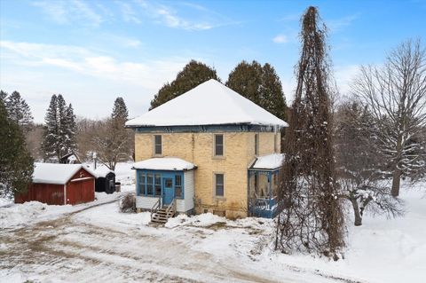 Photo of 3661 Blue Goose Rd, Saukville, WI 53095 (MLS # 1945348)