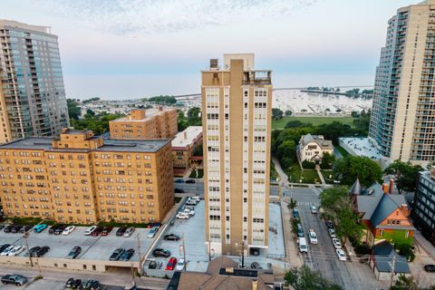 Photo of 1707 N Prospect Ave, Milwaukee, WI 53202 (MLS # 1927338)