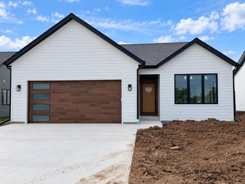 Photo of 846 Stanton Way, Saukville, WI 53080 (MLS # 1980994)