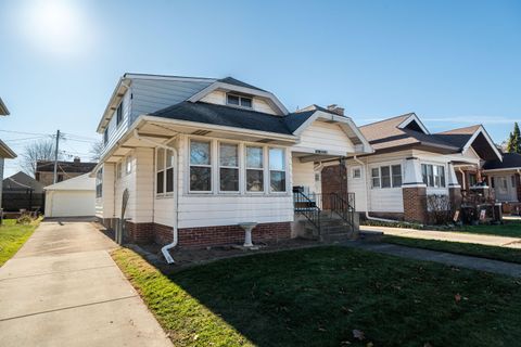 Photo of 421 Augusta St, Racine, WI 53402 (MLS # 1943269)
