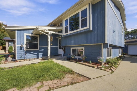 Photo of 1336 S 92nd St, West Allis, WI 53214 (MLS # 1986047)