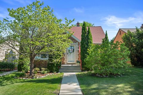 Photo of 3321 W Oklahoma Ave SW, Milwaukee, WI 53215 (MLS # 1964795)