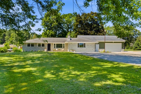 Photo of W224N8095 Susan Pl, Lisbon, WI 53089 (MLS # 1971847)