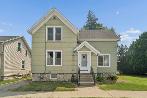 Photo of 483 Temperance St, Fond Du Lac, WI 54937 (MLS # 1972443)