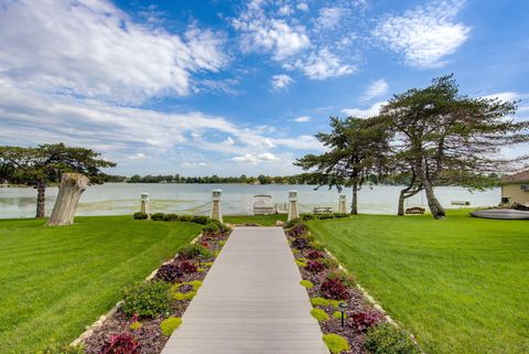 Photo of 405 Lake Dr, Random Lake, WI 53075 (MLS # 1951922)