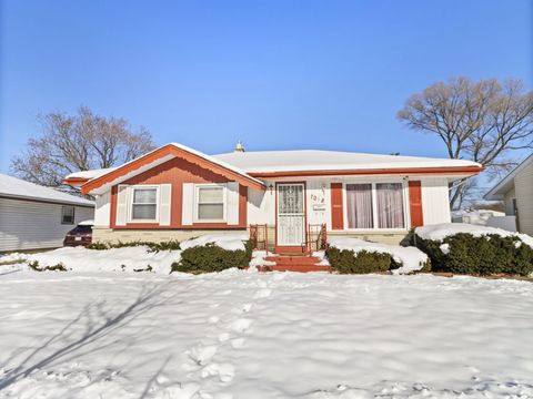 Photo of 7018 W Brentwood Ave, Milwaukee, WI 53223 (MLS # 1944880)