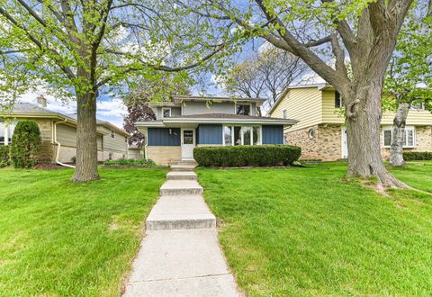 Photo of 4327 N 99th St, Wauwatosa, WI 53222 (MLS # 1962369)