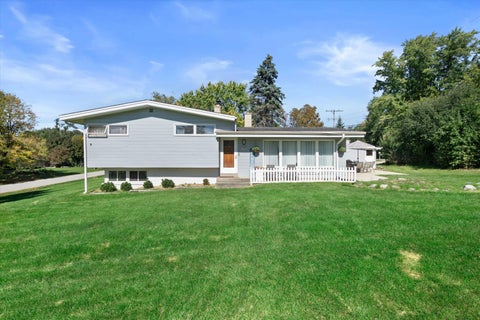 Photo of 14430 Hyland Dr, Brookfield, WI 53005 (MLS # 1983759)