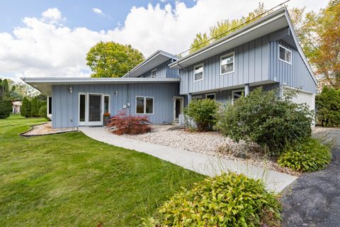 Photo of 4705 Highland Park Dr, Polk, WI 53086 (MLS # 1950514)
