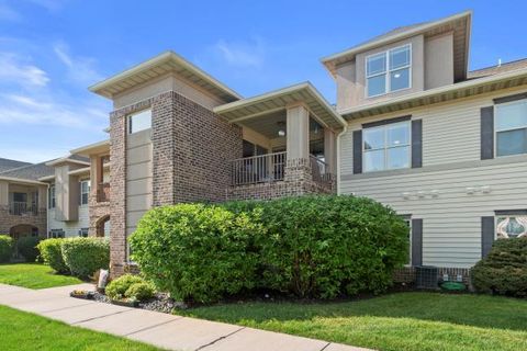 Photo of 3053 W Drexel Ave, Franklin, WI 53132 (MLS # 1926692)