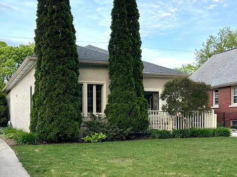 Photo of 4920 N Newhall St, Whitefish Bay, WI 53217 (MLS # 1967474)