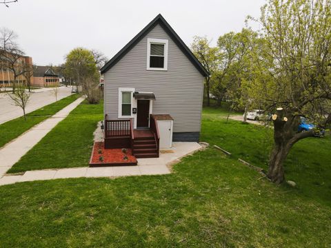 Photo of 2769 N 1st St, Milwaukee, WI 53212 (MLS # 1960683)