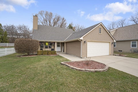 Photo of 1336 Park Ave, South Milwaukee, WI 53172 (MLS # 1956490)