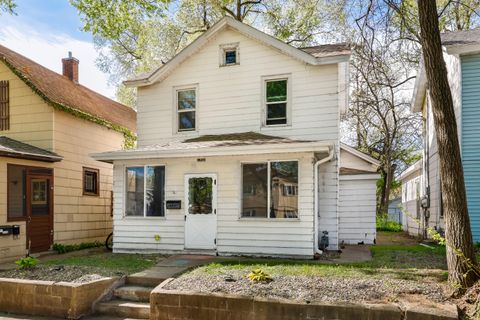 Photo of 1708 Market St, La Crosse, WI 54601 (MLS # 1961663)