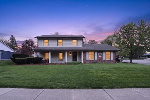 Photo of 517 Cambridge Ave, Waukesha, WI 53188 (MLS # 1962710)
